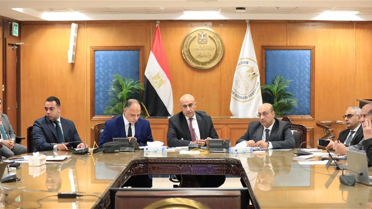 "التعليم" تحذر: الامتحانات المتداولة لـ"الثانوية" قديمة وتستهدف النصب على الطلاب