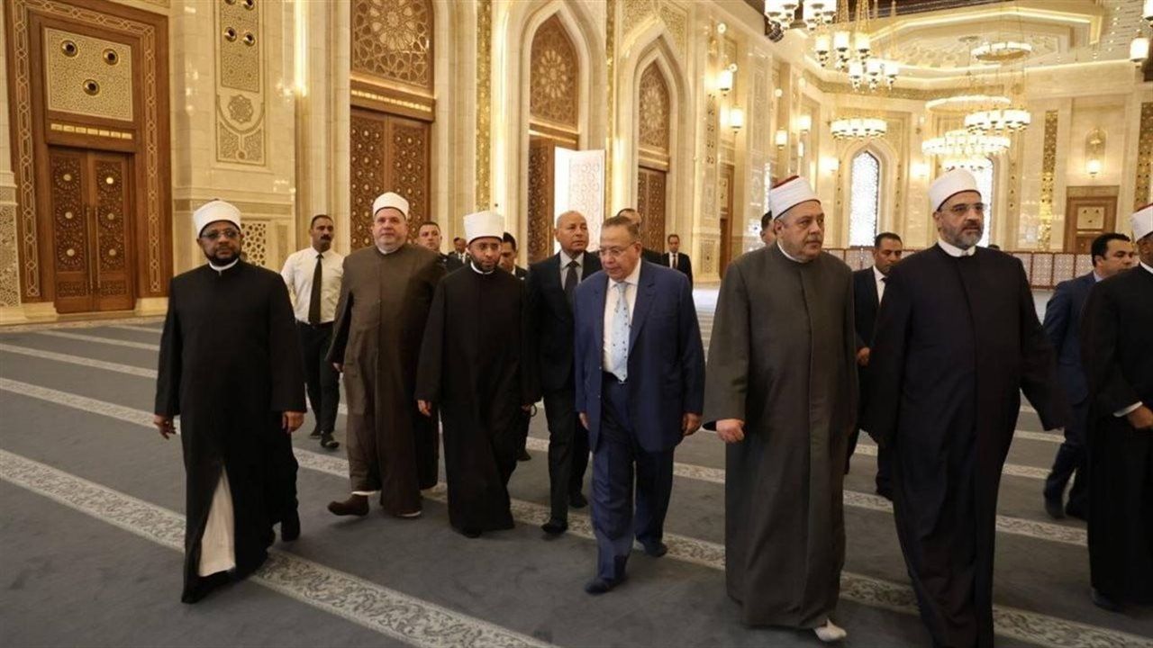 وزير الأوقاف يؤدي صلاة الجمعة بمسجد مصر الكبير بالعاصمة الجديدة