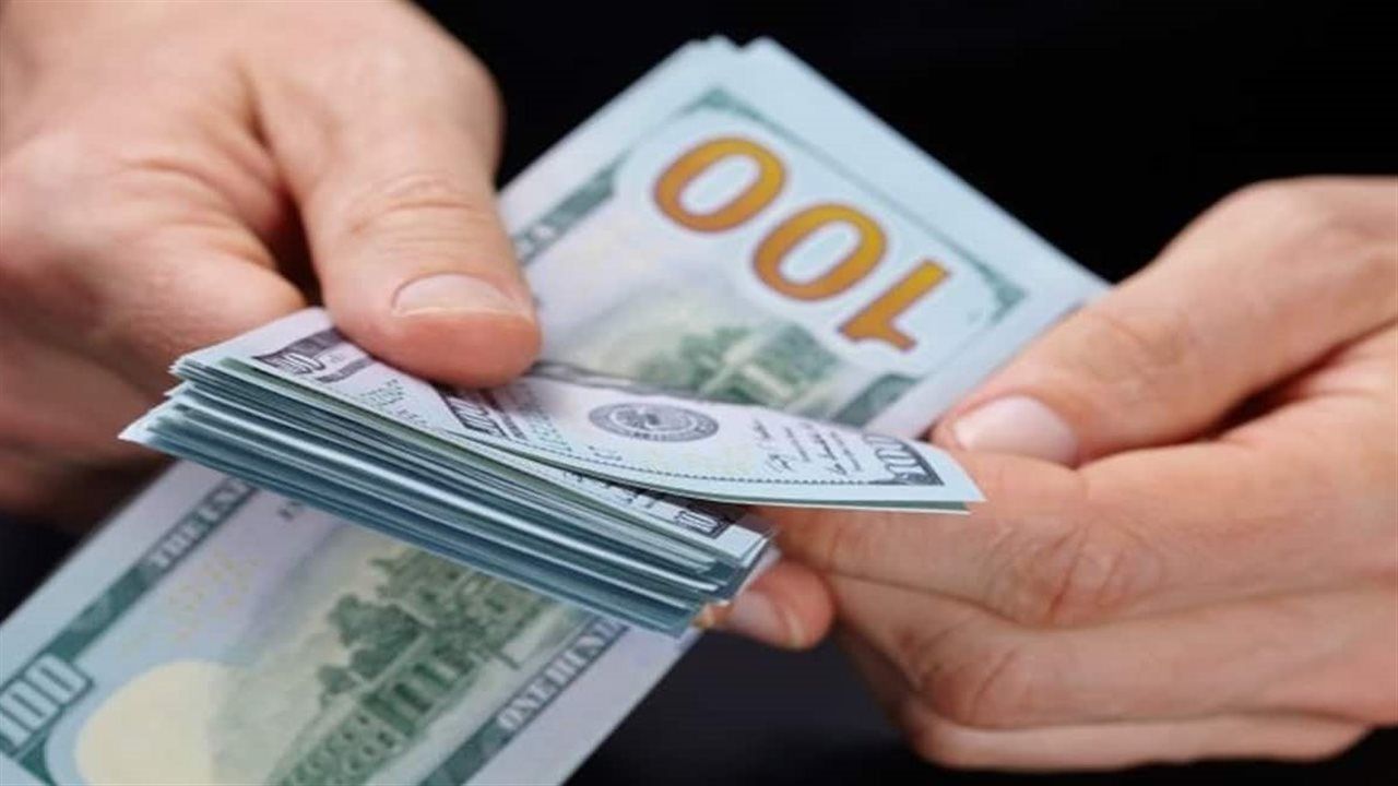 بعد انتهاء مراجعات بعثة صندوق النقد.. هل يتأثر سعر الدولار في مصر؟