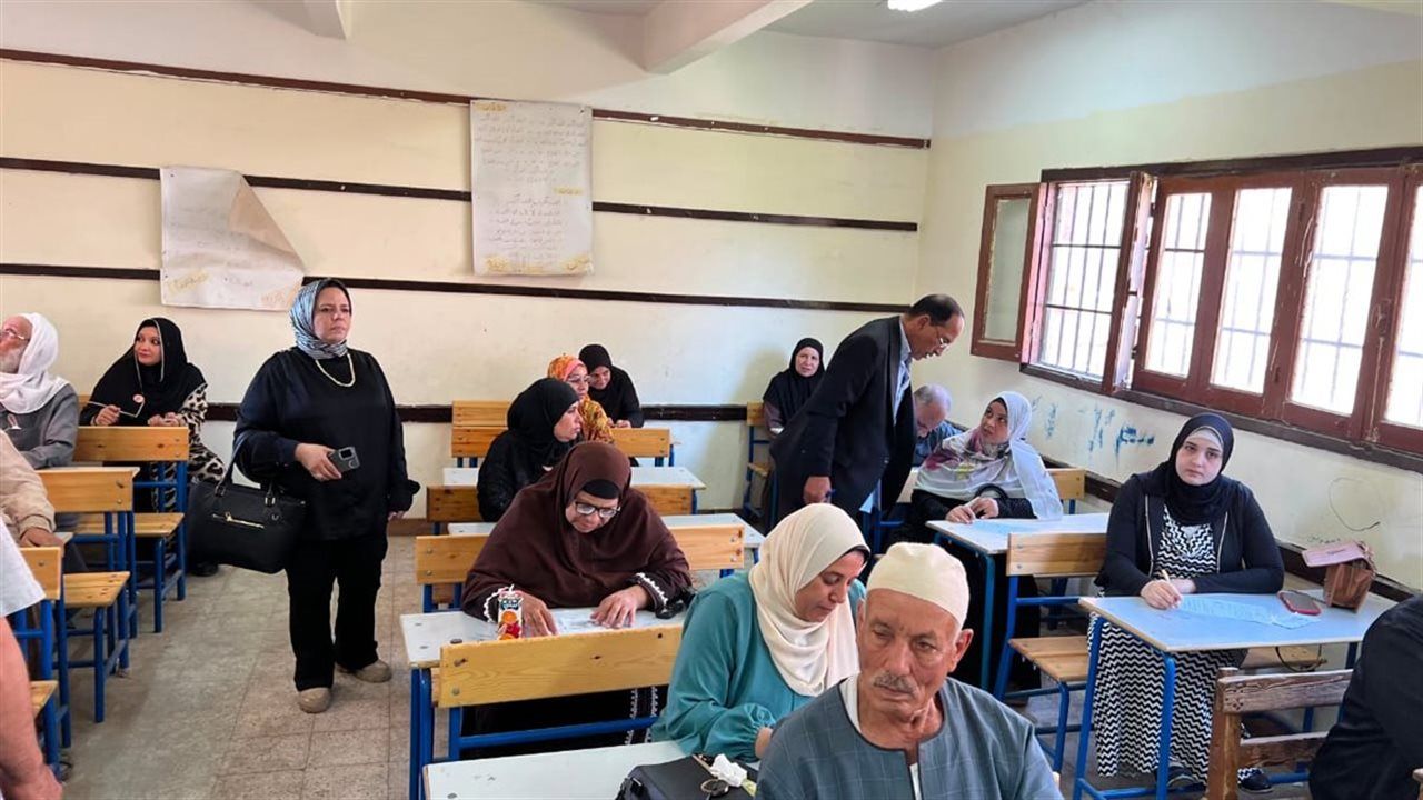 ​دعما لرؤية مصر 2030.. جامعة دمنهور تطلق قافلة لمحو الأمية بـ«إيتاي البارود»