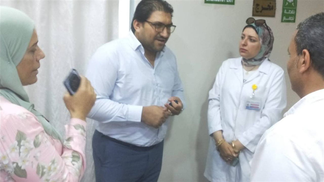 مدير "تأمين الغربية" يفاجئ عيادة خالد بن الوليد ويوجه بمنع التكدس
