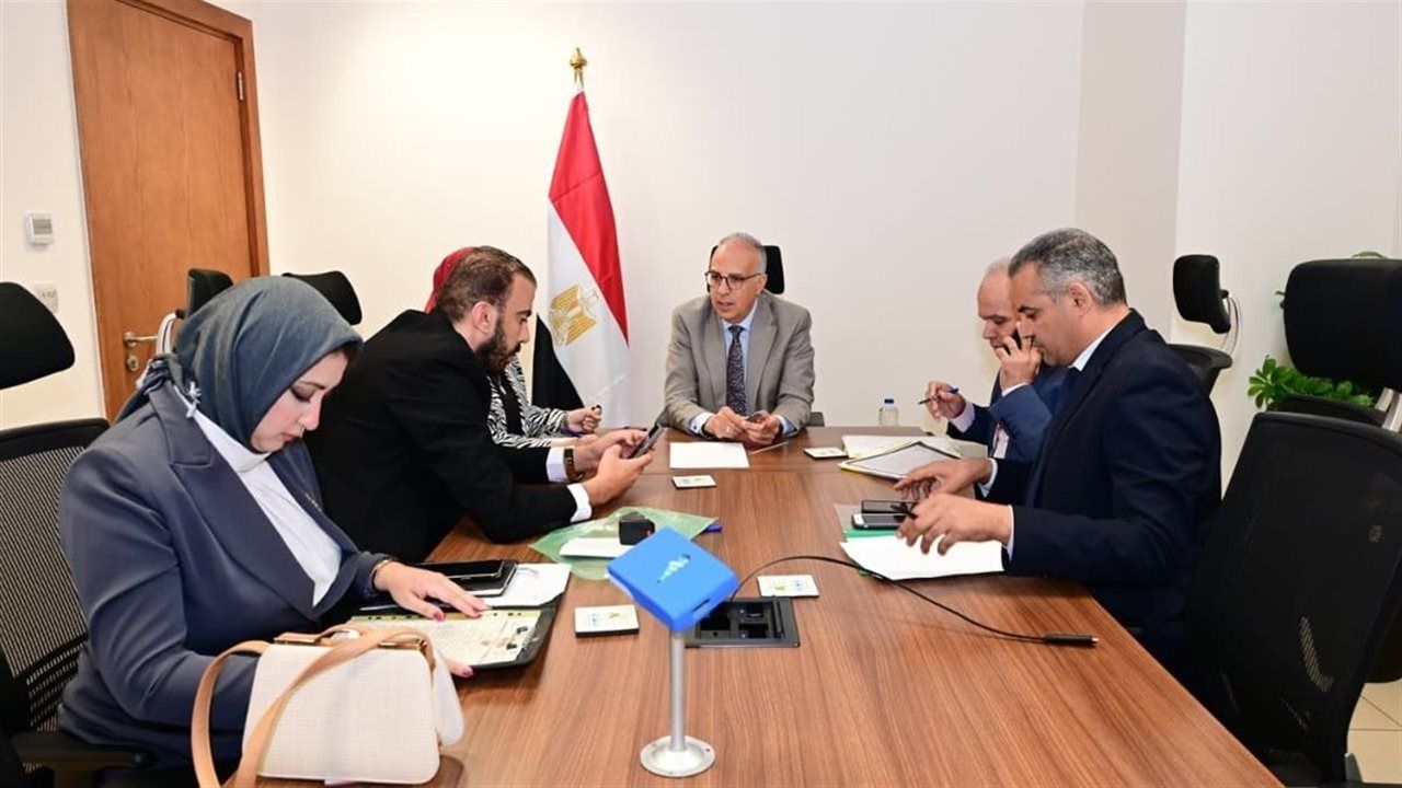 وزير الري: ​إجراء دراسة فنية متأنية قبل الموافقة على طلبات تغطية الترع