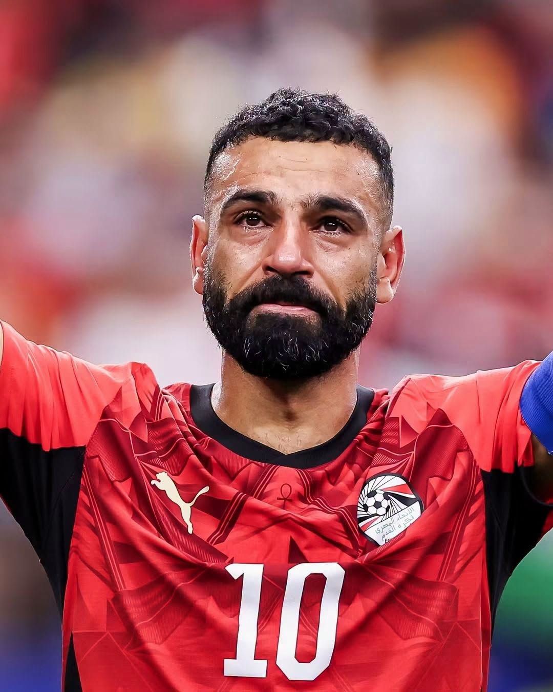 محمد صلاح يبكي فرحًا