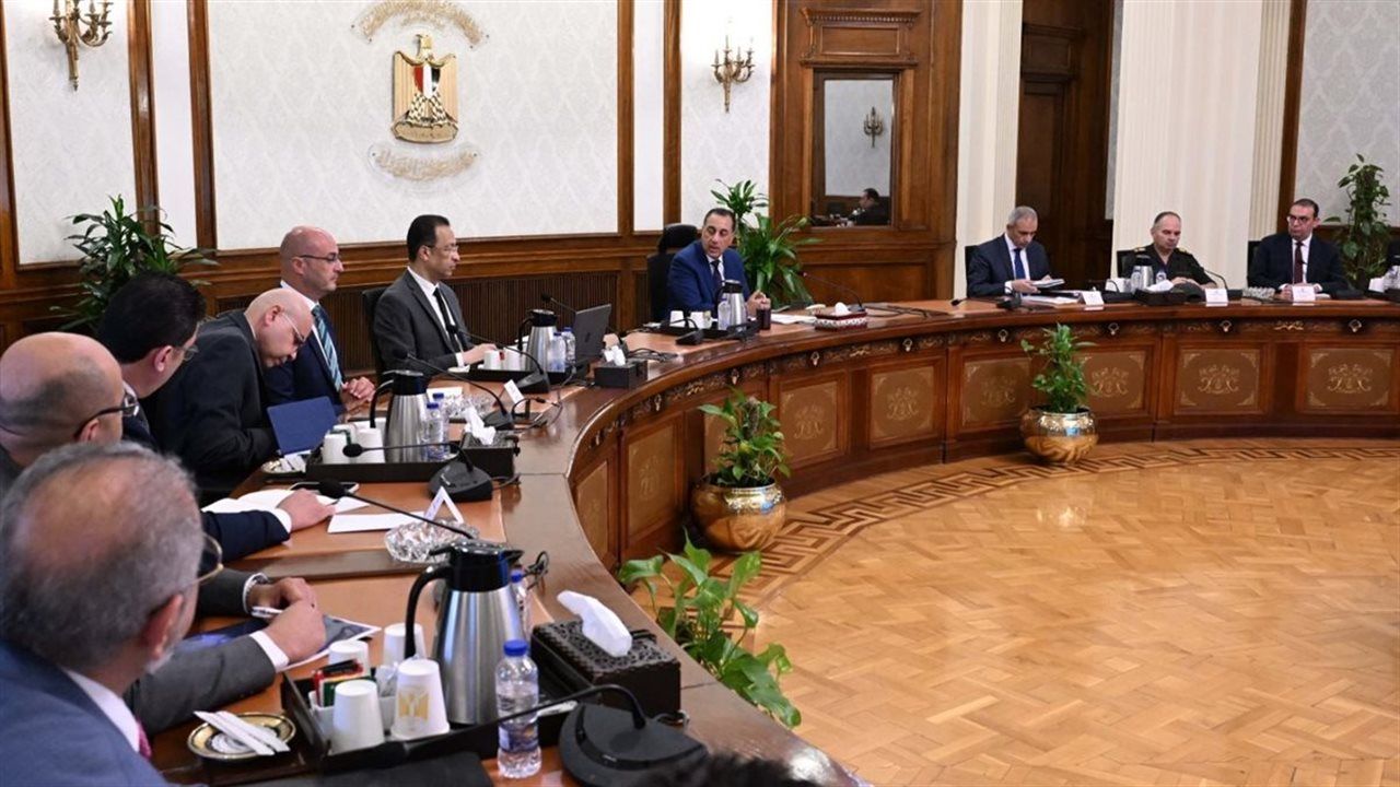 مدبولي يوجّه بمواصلة تقديم الدعم لمشروعات البنية التحتية للاتصالات والحلول التقنية