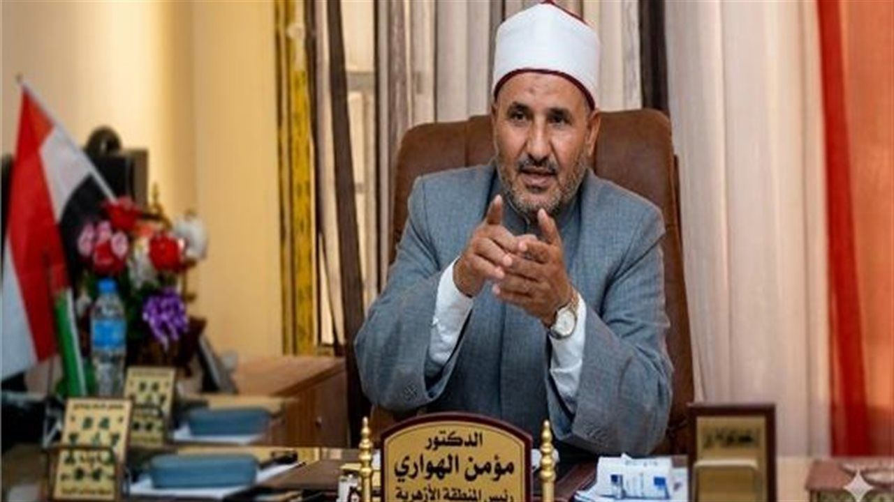 رئيس منطقة الإسماعيلية الأزهرية يتابع امتحانات الأدبي بلجنة الأبطال شرق القناة