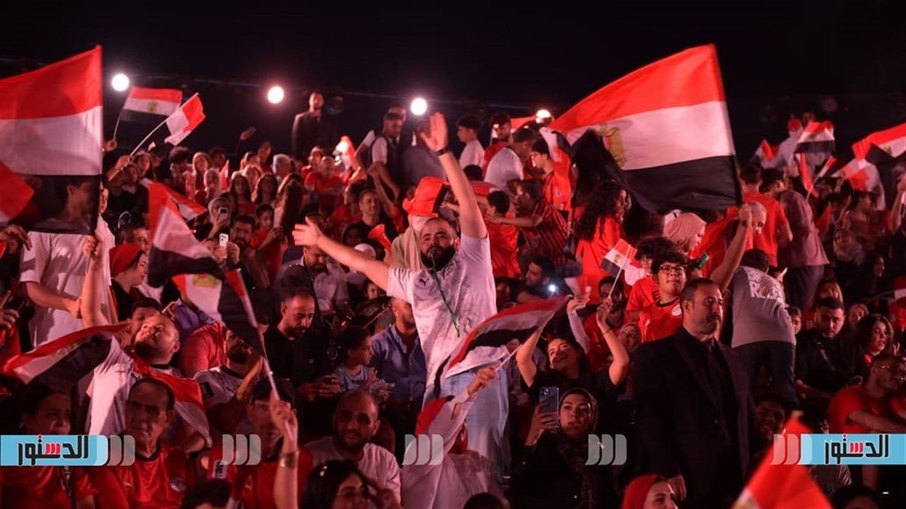 مثقفون لـ«الدستور»: تأهل المنتخب لدور الـ16 أعاد للمصريين روح الانتماء والفخر
