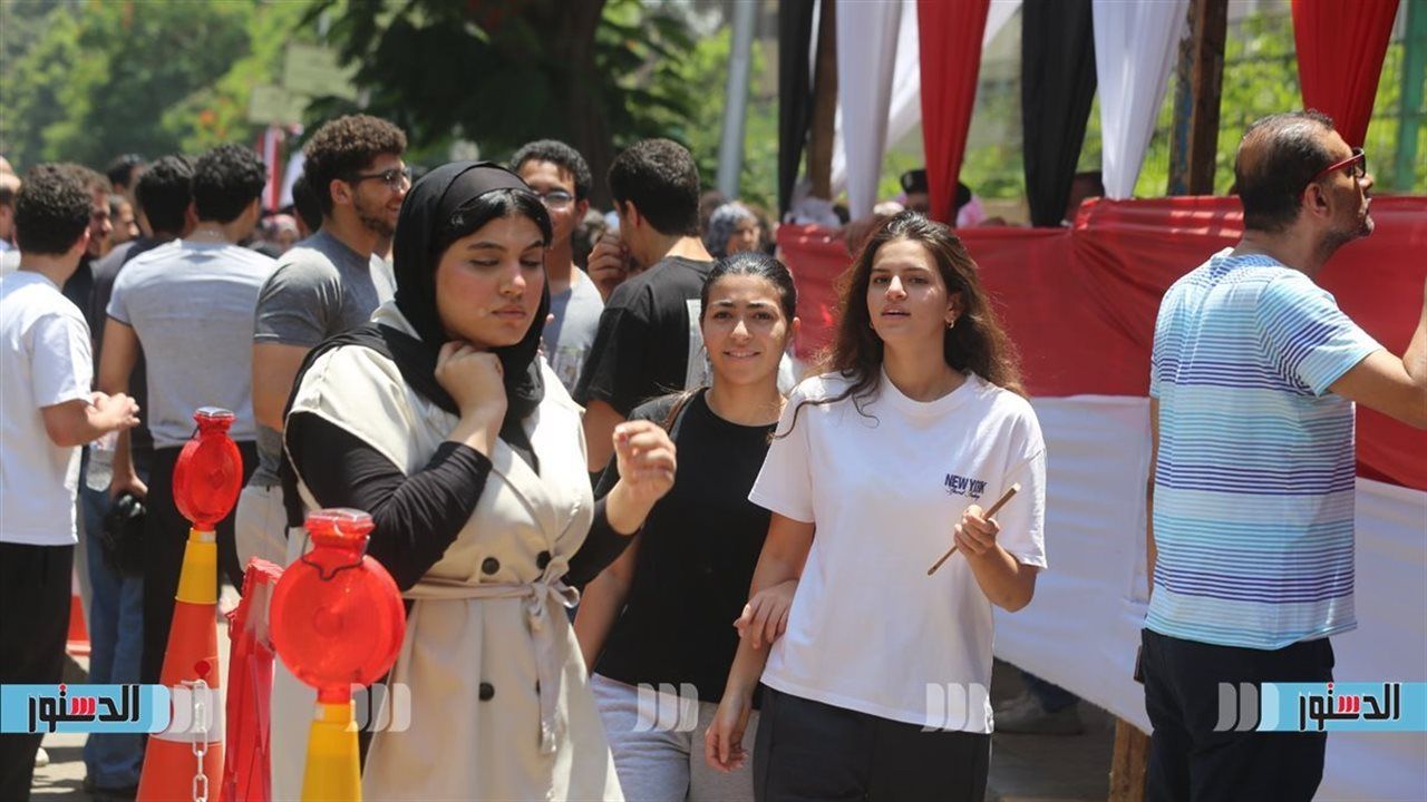 ضبط سماعة إلكترونية مخبأة داخل مروحة صغيرة قبل امتحان الإنجليزي فى قنا