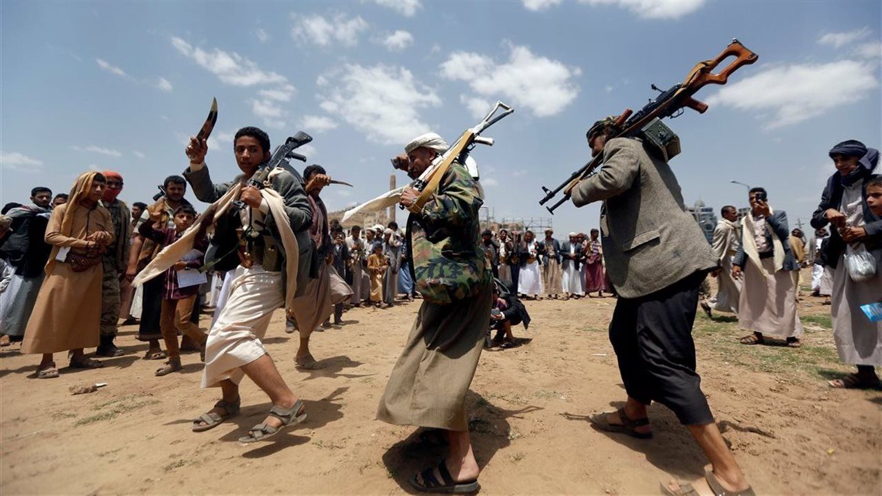 مقتل 14 جنديًا في هجوم شنه الحوثيون جنوب الحديدة باليمن