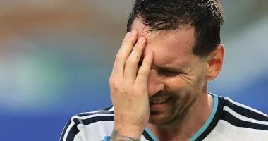 بعد إصابة الرأس.. هل يواجه ميسي مصير حسام عبد المجيد بمنع اللعب وفقا لقواعد الفيفا؟