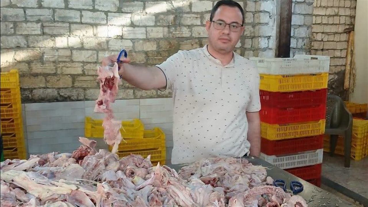 ضبط 15 طن مخلفات دواجن مجهولة المصدر بالجيزة