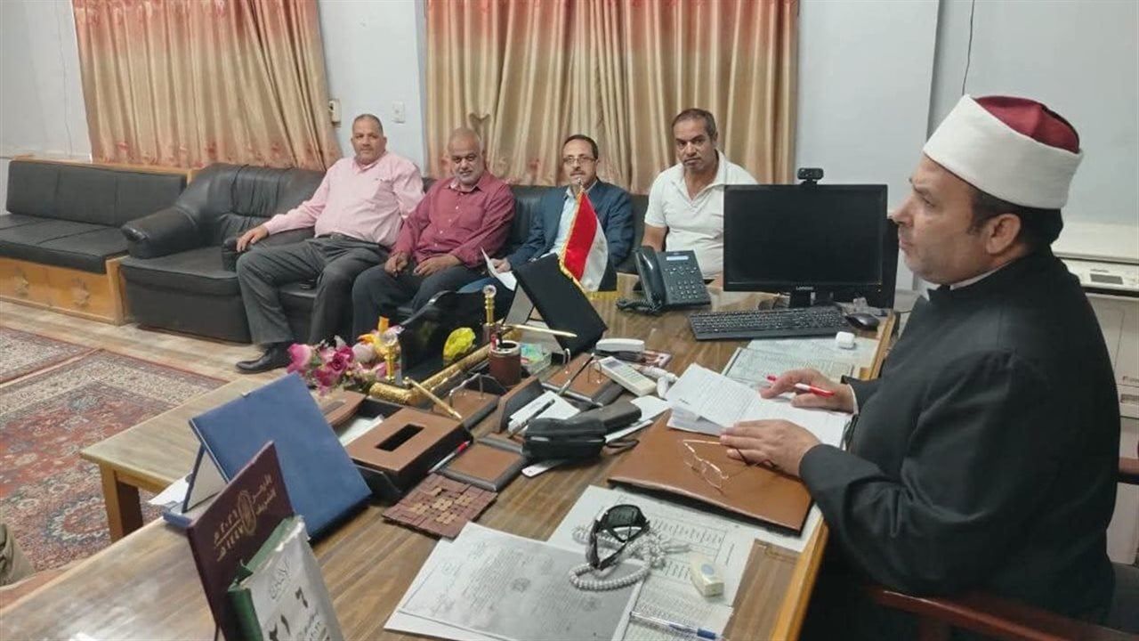 رئيس منطقة المنيا الأزهرية يترأس اجتماعًا موسعًا لاستكمال تجهيز مراكز تصحيح الثانوية