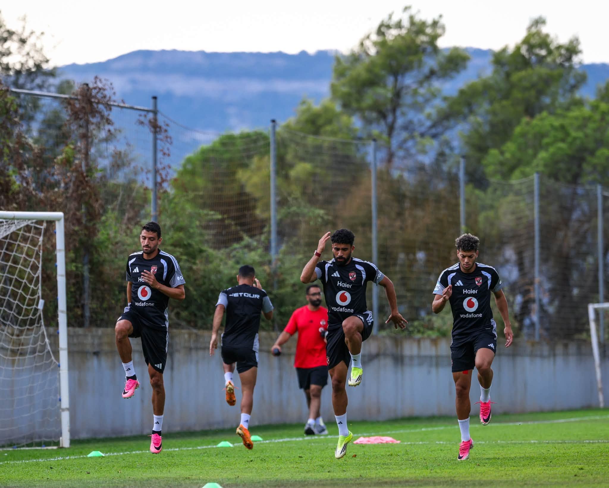 مروان وإمام وطاهر من مران الأهلي بإسبانيا مروان وإمام وطاهر من مران الأهلي بإسبانيا
