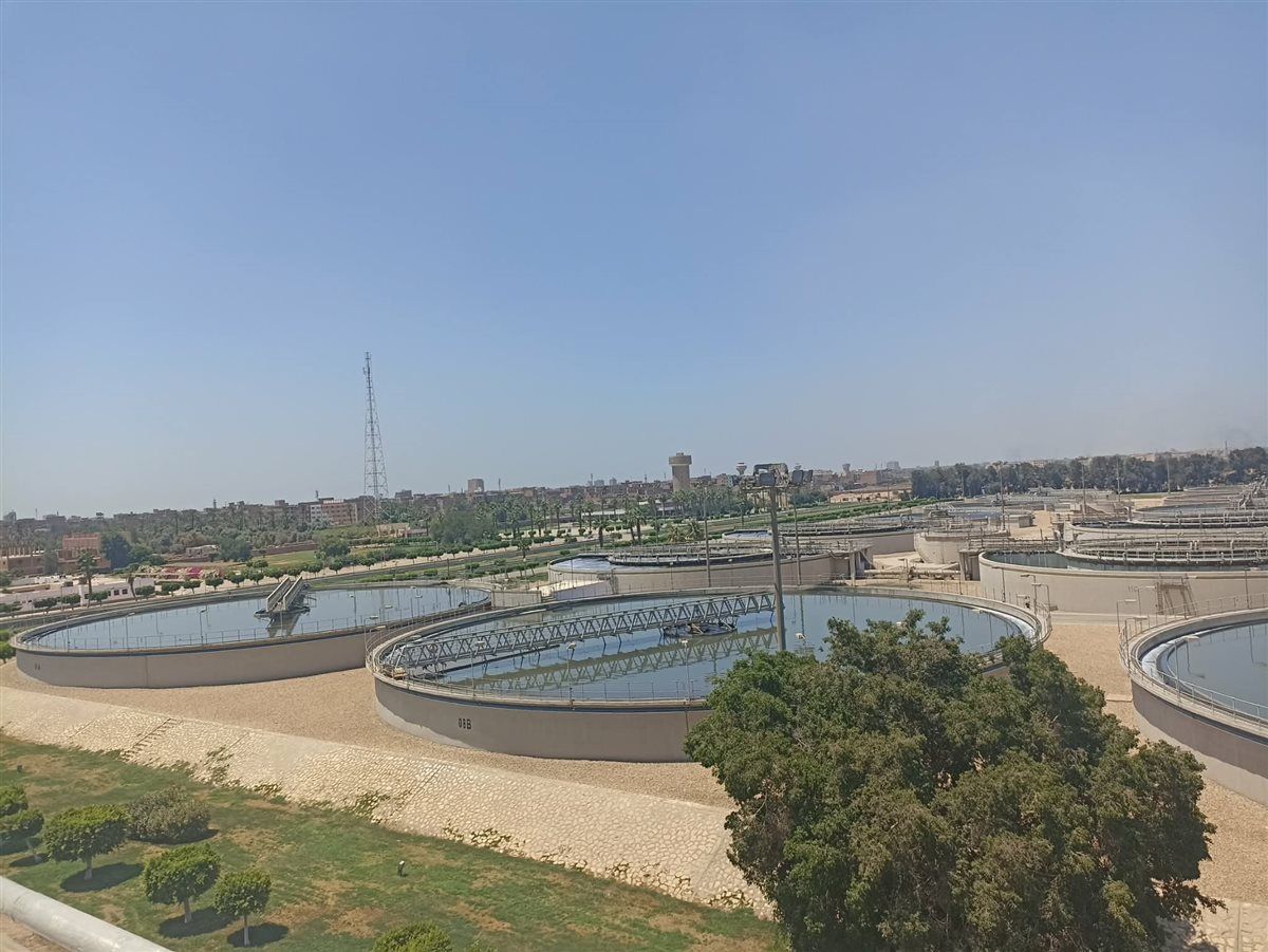من داخل محطة الجبل الأصفر