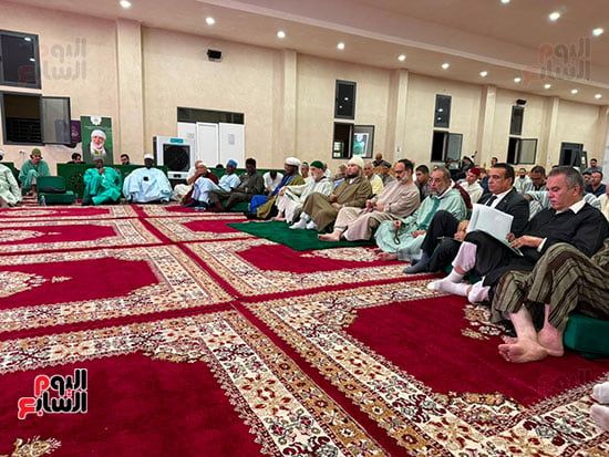 مجالس الأنوار بمداغ تجمع علماء ومشايخ من 13 دولة (7)