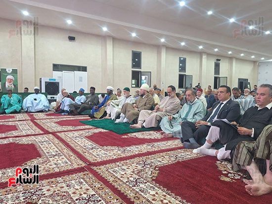مجالس الأنوار بمداغ تجمع علماء ومشايخ من 13 دولة (2)