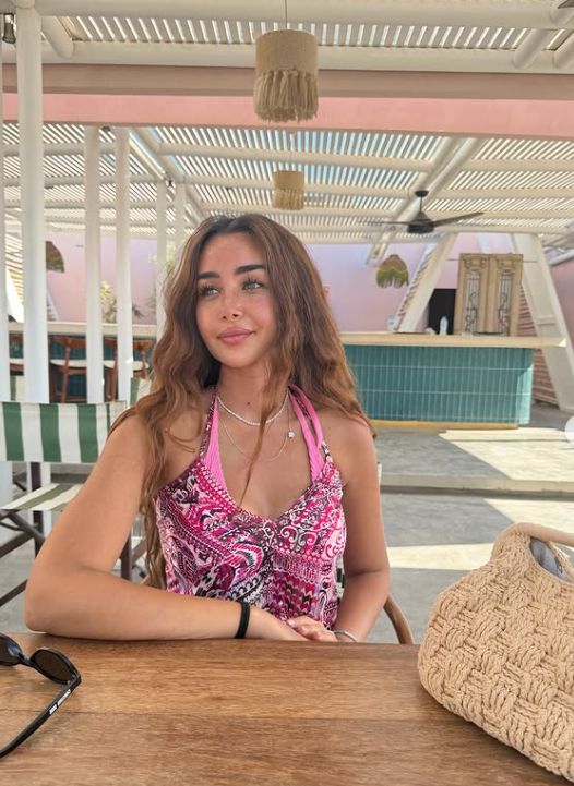 إطلالات صيفية تخطف الأنظار لـ هنا الزاهد قبل استئناف نشاطها الفني