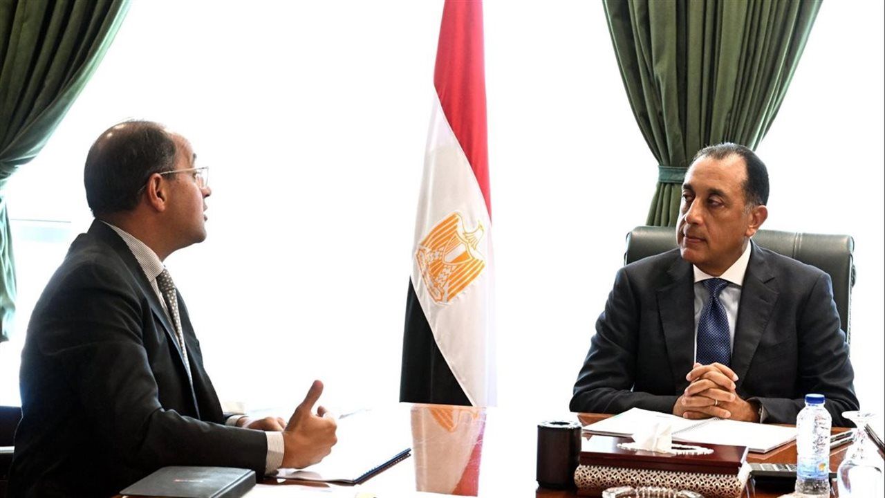 رئيس الوزراء يلتقي وزير المالية لمتابعة عدد من ملفات عمل الوزارة