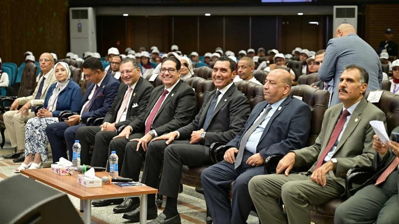 جامعة القاهرة تستضيف وزير الشباب والرياضة ضمن فعاليات معسكر "قادة المستقبل"