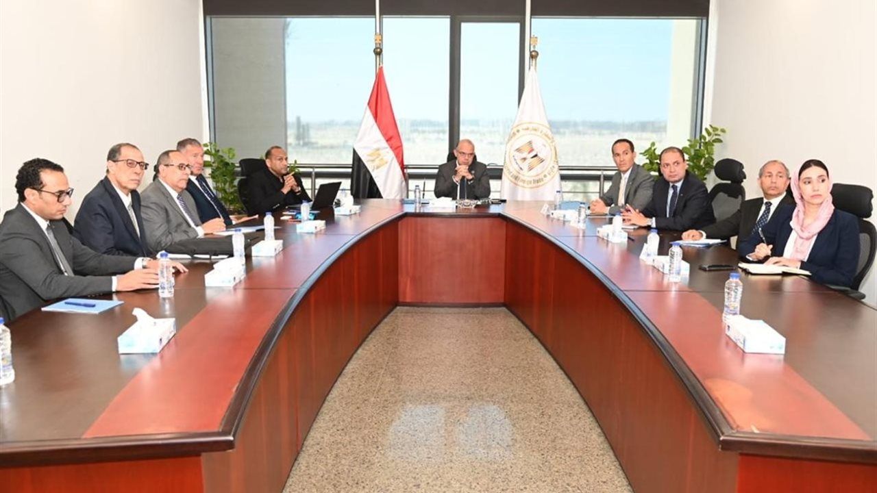 وزير الاستثمار يبحث مع «بروجر» و«دركسيل» الإيطاليتين تطورات مشروع الإيثانول الحيوي