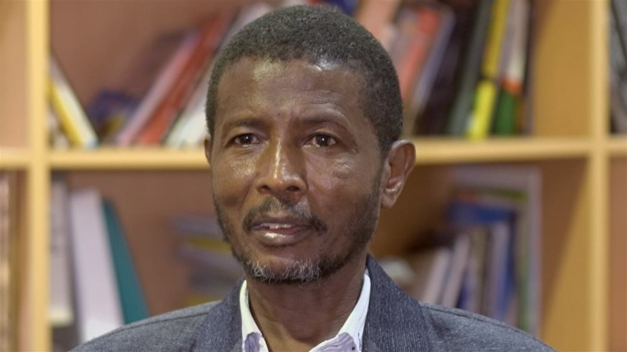 الصادق علي لـ"الدستور".. حظر السلاح في السودان لن يعالج جذور الأزمة