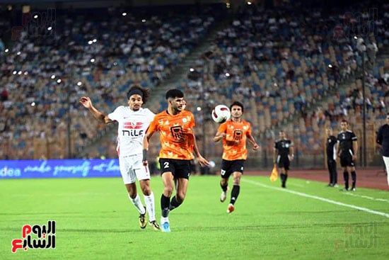 احد الالتحامات بين لاعبى الزمالك والبنك