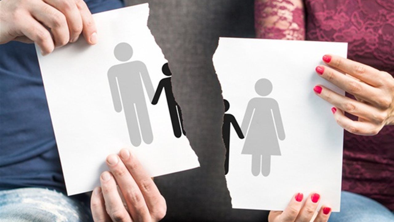 متجمد النفقة.. كيف تحصل الزوجة على المبالغ المتأخرة والأحكام الصادرة ضد الزوج؟