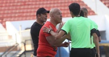 الحكم عبد العزيز السيد ينهي لقاء فاركو والمنصورة بعد انسحاب الأخير بالمحترفين