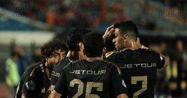هدف و"VAR" واحتفال من الدكة.. طاهر محمد طاهر يتألق مع الأهلى أمام زد