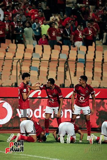 احتفال لاعبي الأهلي بالهدف الأول احتفال لاعبي الأهلي بالهدف الأول