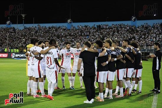 صورة جماعيه للاعبي الزمالك قبل انطلاق المباراة (1)