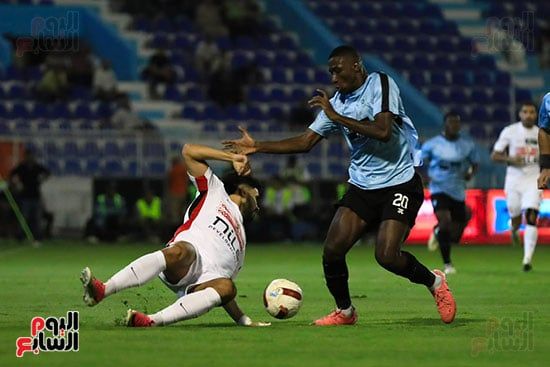 إلتحامات قوية ببين لاعبي الزمالك والمحلة (2)