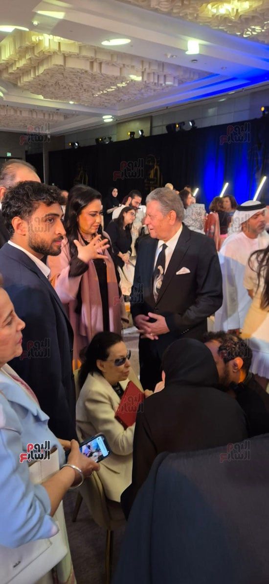 أحدث ظهور للفناة نجاة عقب تكريمها فى معرض أبو ظبى (2)