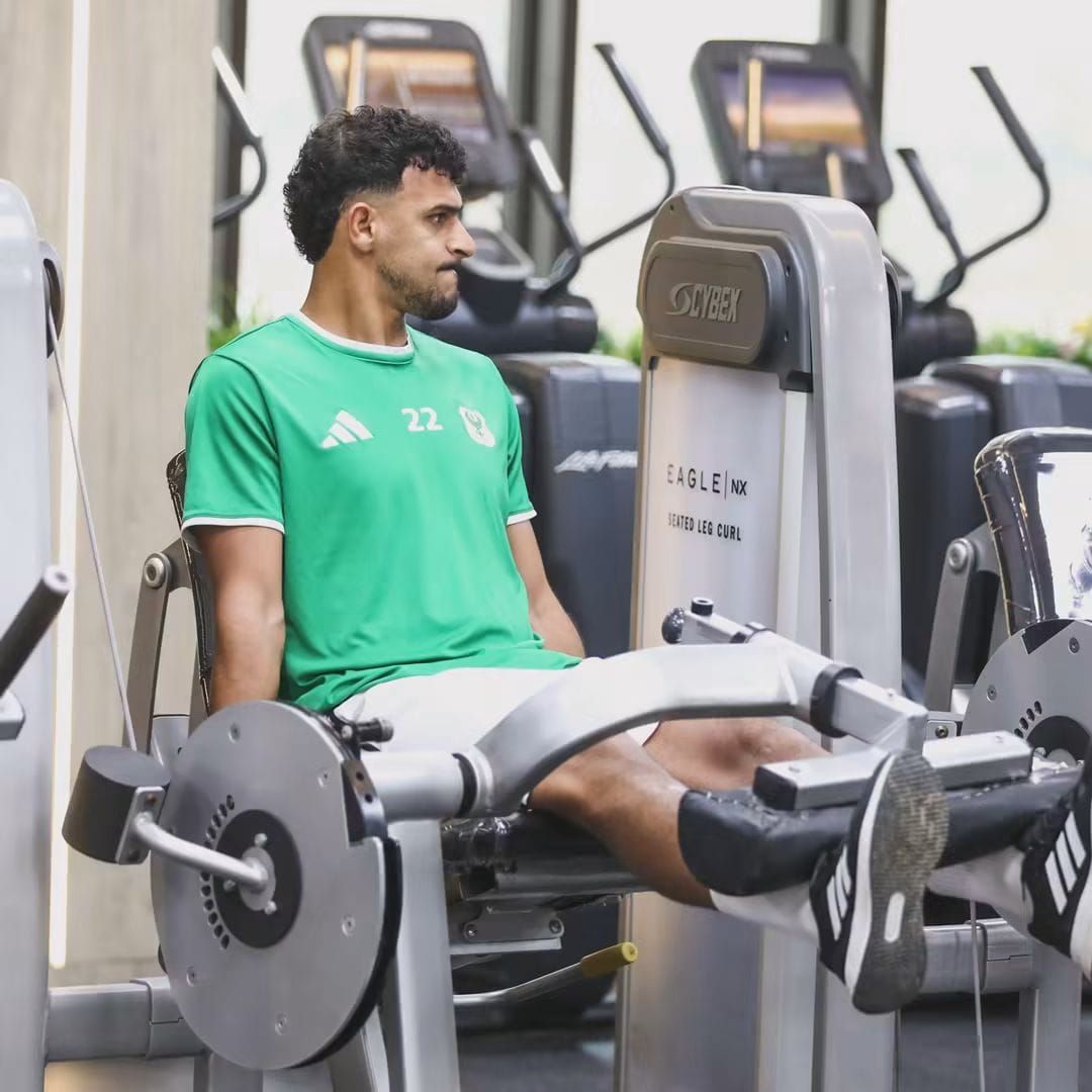 تدريبات اللاعبين في الجيم تدريبات اللاعبين في الجيم