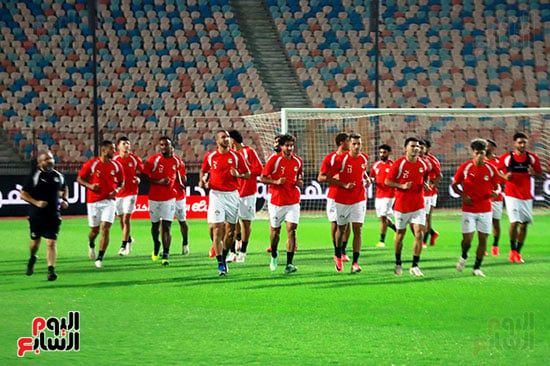 عملية الاحماء للمنتخب الوطنى