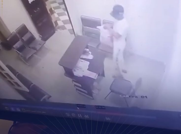 سقوط عاطل سرقة حقيبة ممرضة بالفيوم