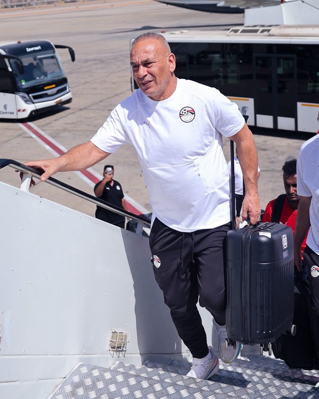 بعثة منتخب مصر تطير إلى جوبا لمواجهة جنوب السودان فى تصفيات أفريقيا.. صور