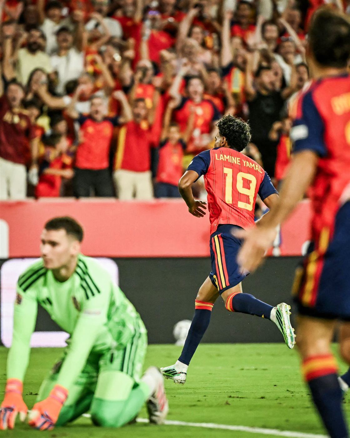 دوري الأمم الأوروبية، إسبانيا تتقدم على كرواتيا 2-1 في الشوط الأول