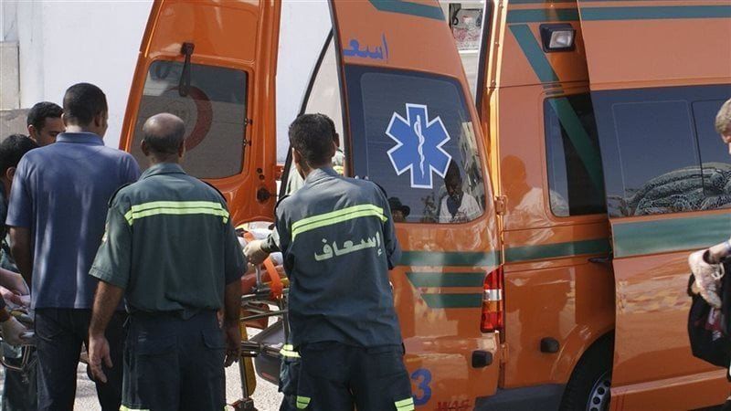 مصرع وإصابة 4 أشخاص في تصادم سيارتين على طريق الواحات
