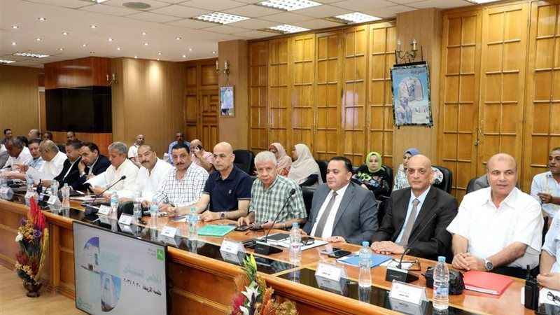 الأشموني يوجه بالرقابة على المواقف وضبط الأسعار والاستفادة من الأراضي التابعة لمحافظة الشرقية
