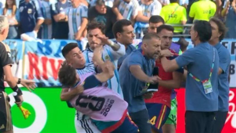إلغاء إيقاف 7 مباريات، تحرك جديد من الأرجنتين بشأن باريديس بعد عقوبة نهائي كأس العالم