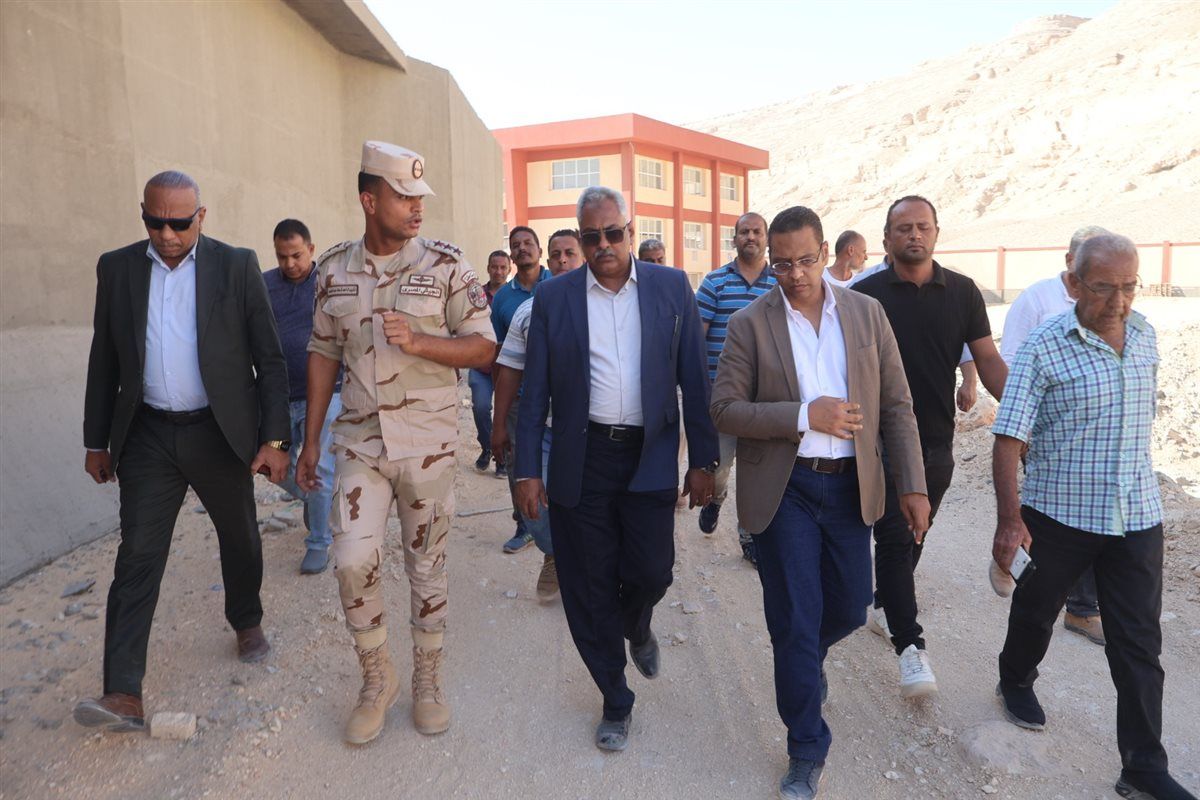نائب محافظ سوهاج يتفقد محطتي معالجة الصرف الصحي بالغريزات والجلاوية