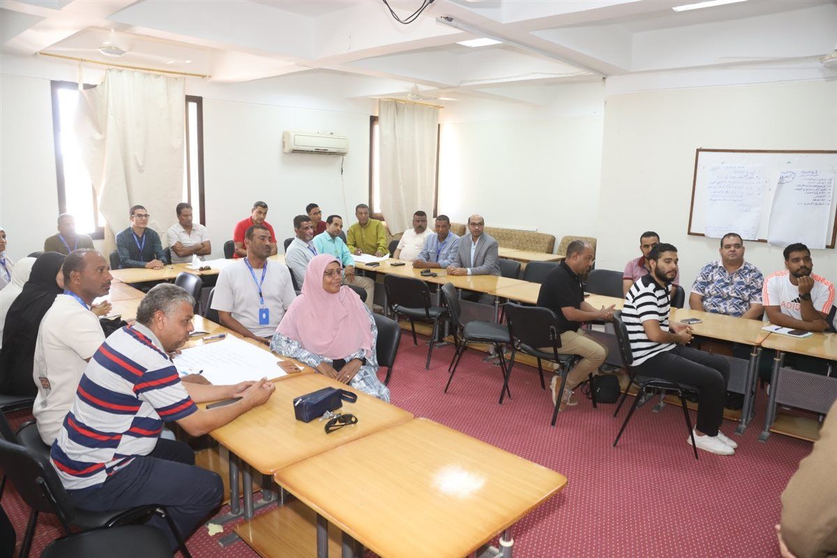 رئيس جامعة قنا يشهد برنامجين تدريبيين لتطوير منظومة المشتريات الحكومية وتأهيل الكوادر الإدارية والمالية