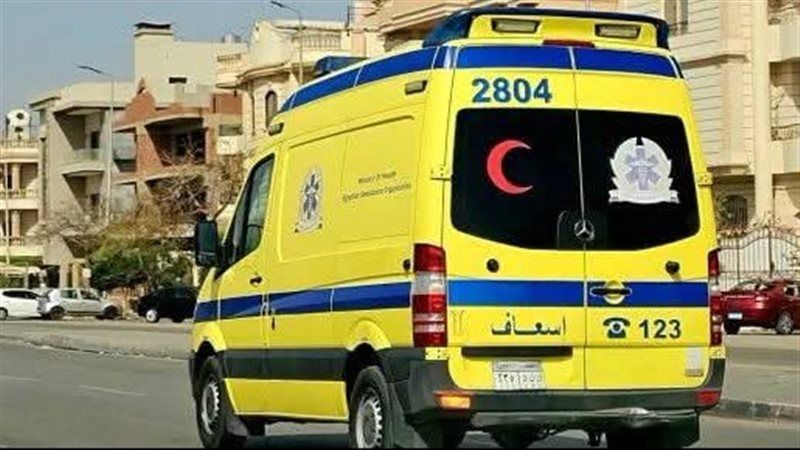 إصابة 7 أشخاص إثر حادث انقلاب "توك توك" بنقادة غرب قنا