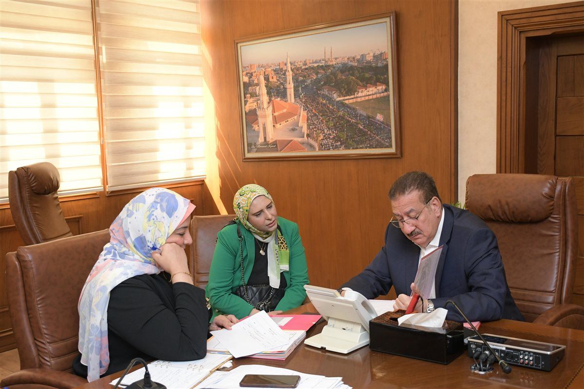 محافظ بورسعيد يستجيب لشكاوي المواطنين 
