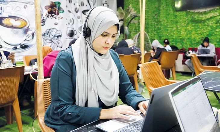 «الإنكليزية لأجل غزة»… درس يعبر آلاف الكيلومترات من النرويج إلى القطاع المحاصر