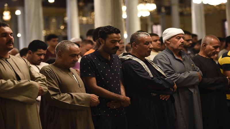 مواقيت الصلاة، موعد أذان العشاء اليوم الجمعة في القاهرة والمحافظات
