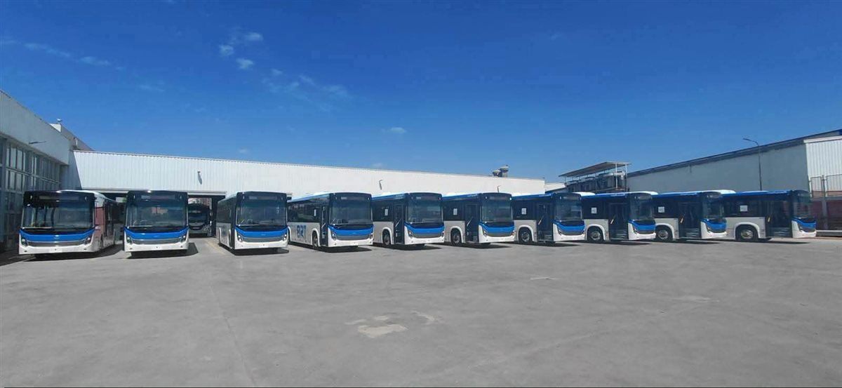 الدفعة الثانية من أتوبيسات BRT تصل الطريق الدائري استعدادًا للتشغيل