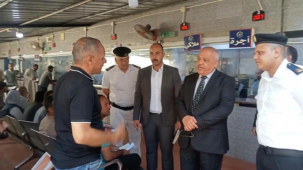 مدير أمن بني سويف يتابع الالتزام بإلغاء شرط «حقيبة الإسعافات والطفاية والمثلث» بإدارة المرور