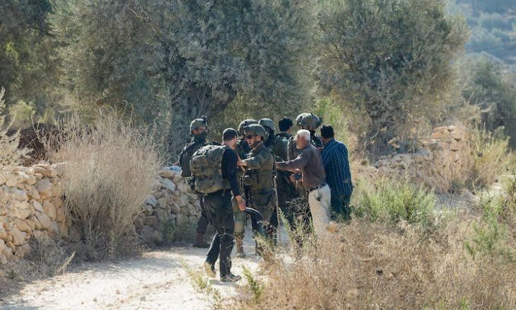 مستوطنون يهاجمون منازل ومركبات فلسطينيين في أوصرين جنوب نابلس