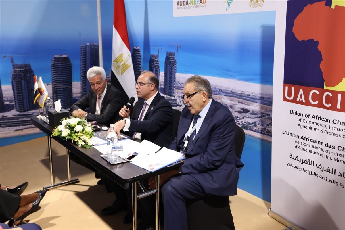 بالإجماع، انتخاب أحمد الوكيل رئيسا لاتحاد الغرف الأفريقية وعلاء عز أمينا عاما